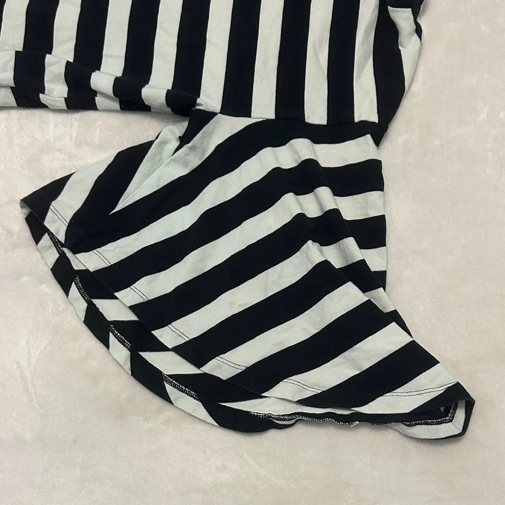 Who What Wear Black and White Striped Top - Picture 3 of 4